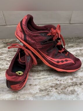 Saucony Women’s Carrera XC 3 Flat Track Running Shoes Berry Viz Red Size 10.5